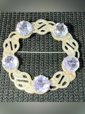 VINTAGE CELTIC KNOT CIRCLE SCOTTISH STERLING 925 LIGHT PURPLE STONE BROOCH